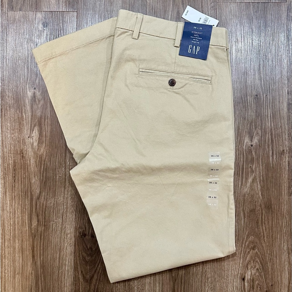 Gap Men’s Essential Khaki Straight Pants - Khaki - 36x32 - New